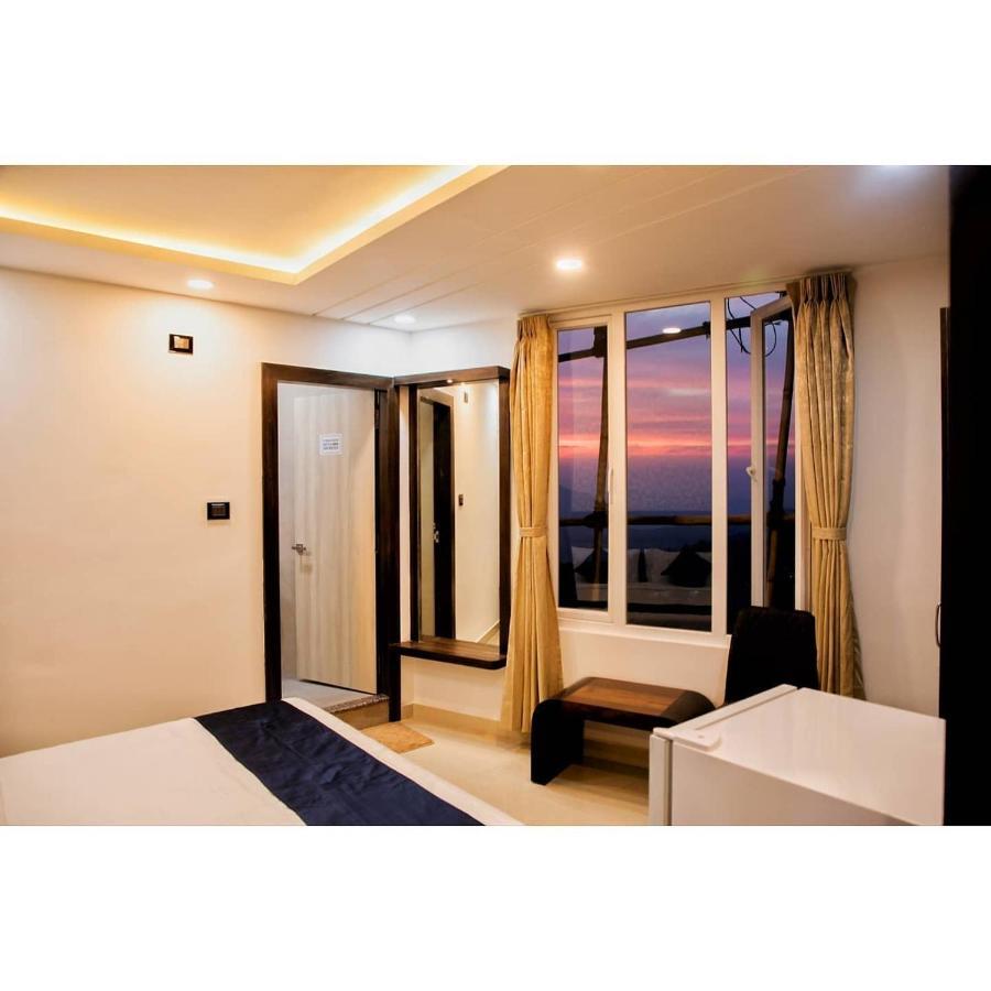 Crescent International Kohima Esterno foto